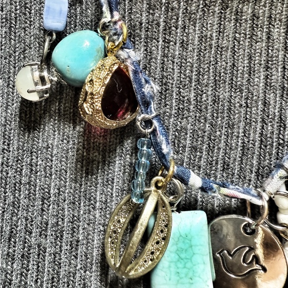 Charms multi layered statement bandanna necklace with turquoise - Picture 4 of 7